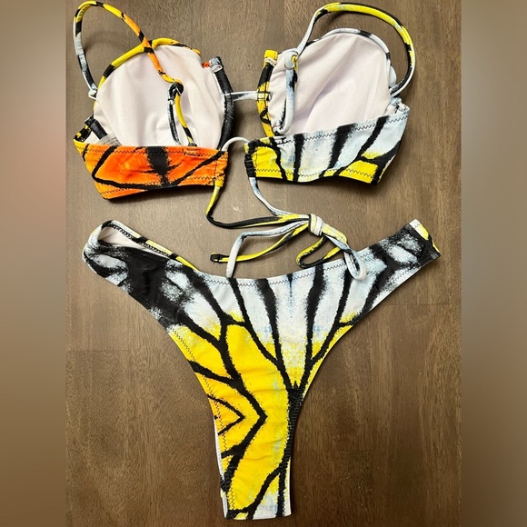 Monarch Butterfly Print Underwire Cheeky Bikini Set - Picture 8 of 10